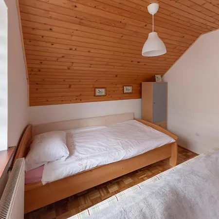 Apartma Mikelj Апартаменты *