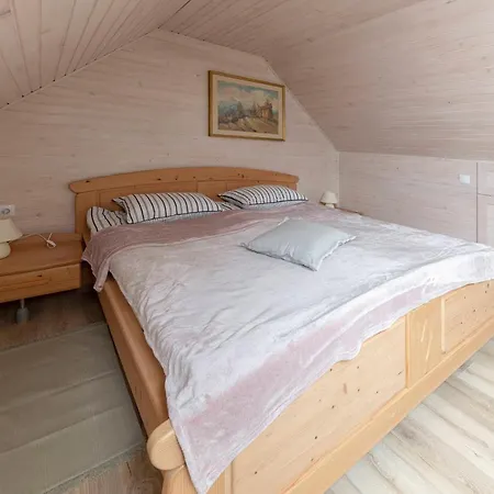 Apartma Mikelj Lejlighed *